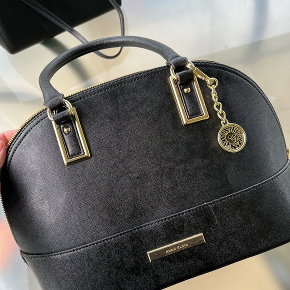 Anne Klein - Picture 2 of 7